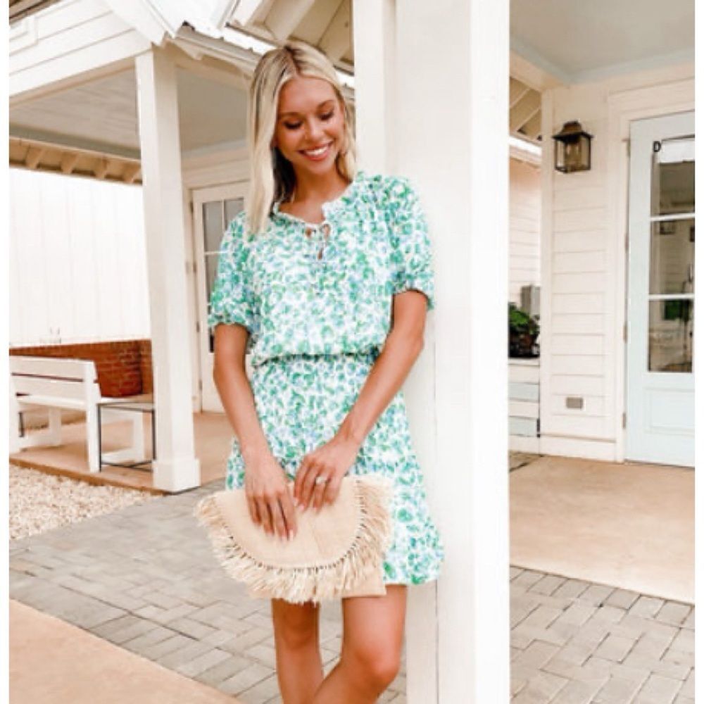 The Impeccable pig Catch Their Eye Green Ditsy Floral Dress Size M/ Pristine